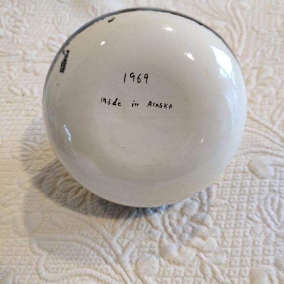 SOLD- Walrus Alaskan Bering Sea Originals Handmade 1969 Vintage Ashtray - Picture 7 of 9